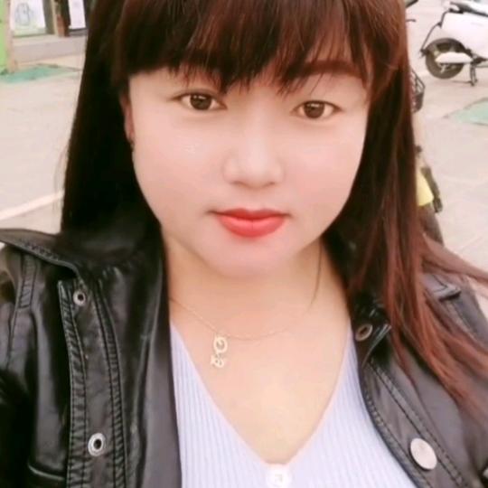 蓝天白云下👄！