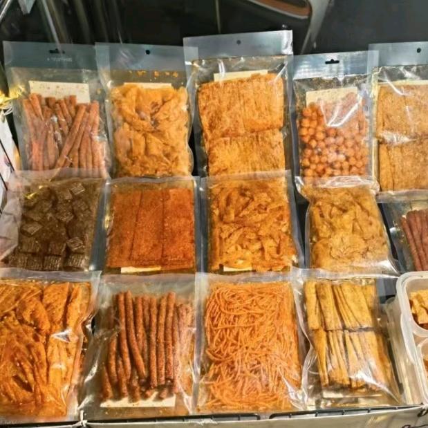 卖辣条的小姐姐