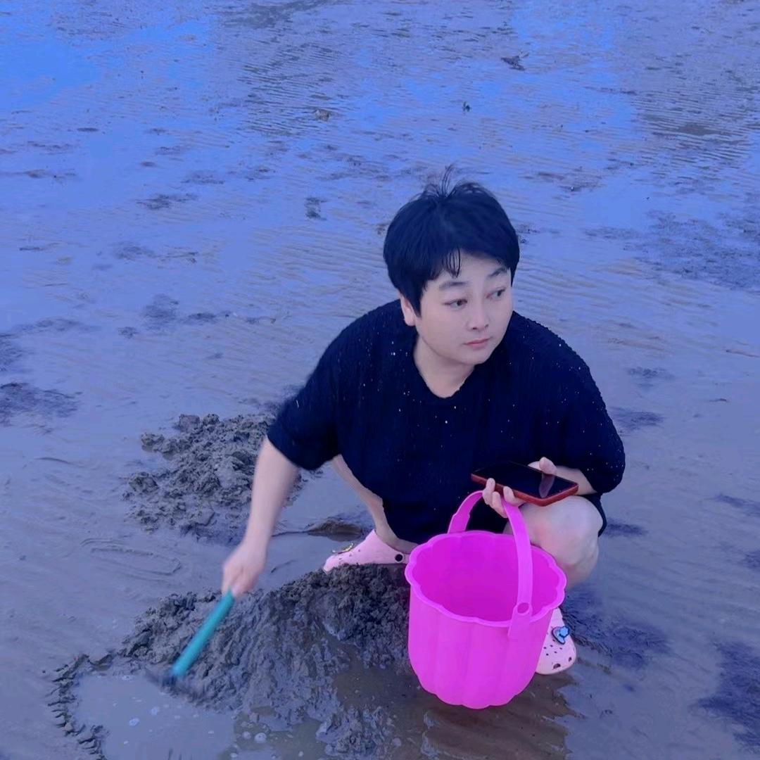 楠妹    中午12点开播