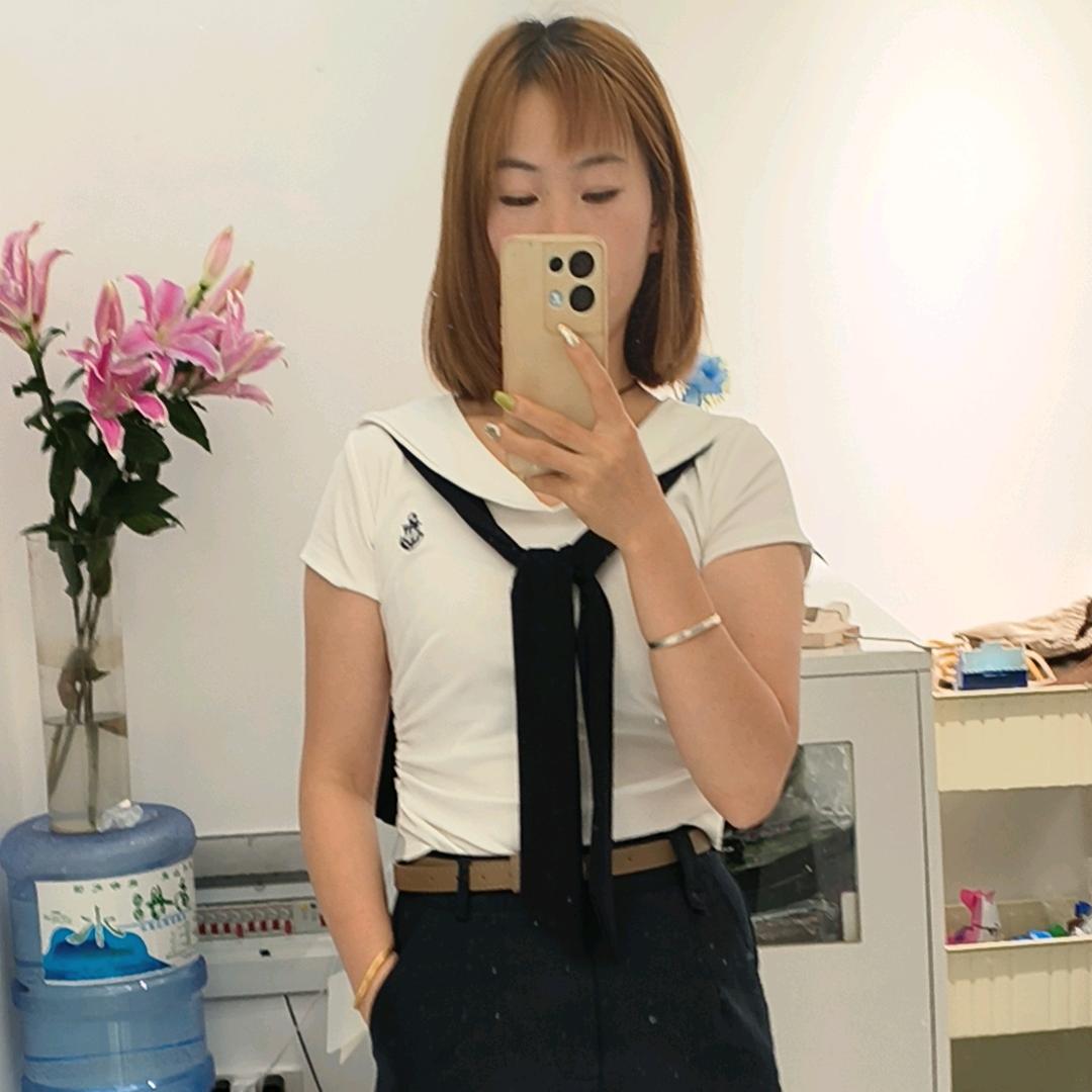 师宗简陌女装店