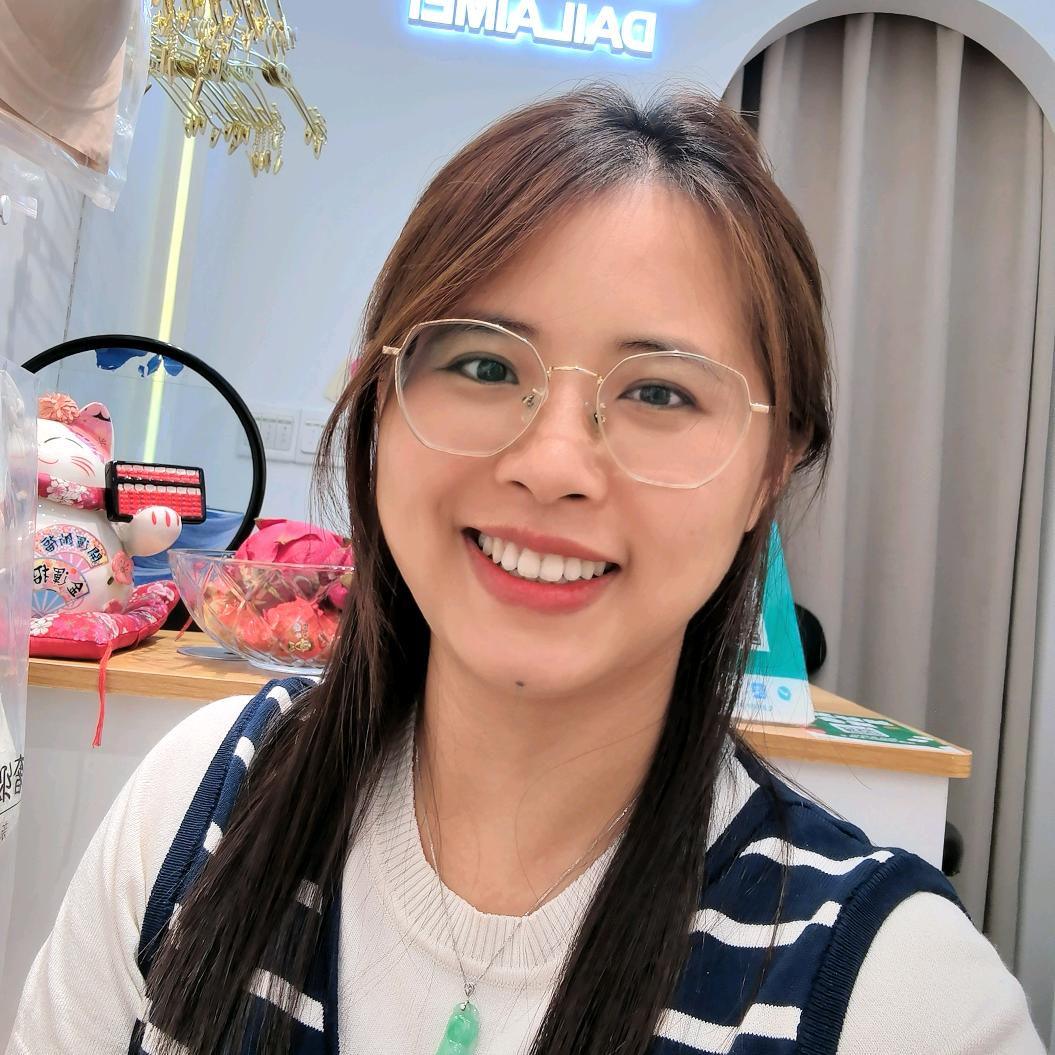 卖内衣的吖英