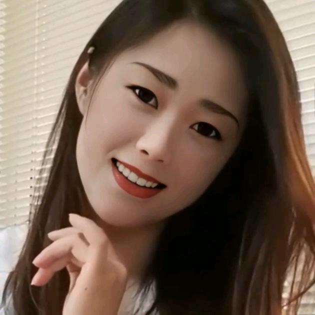 春暖花开，🌹☘️<单身女孩>