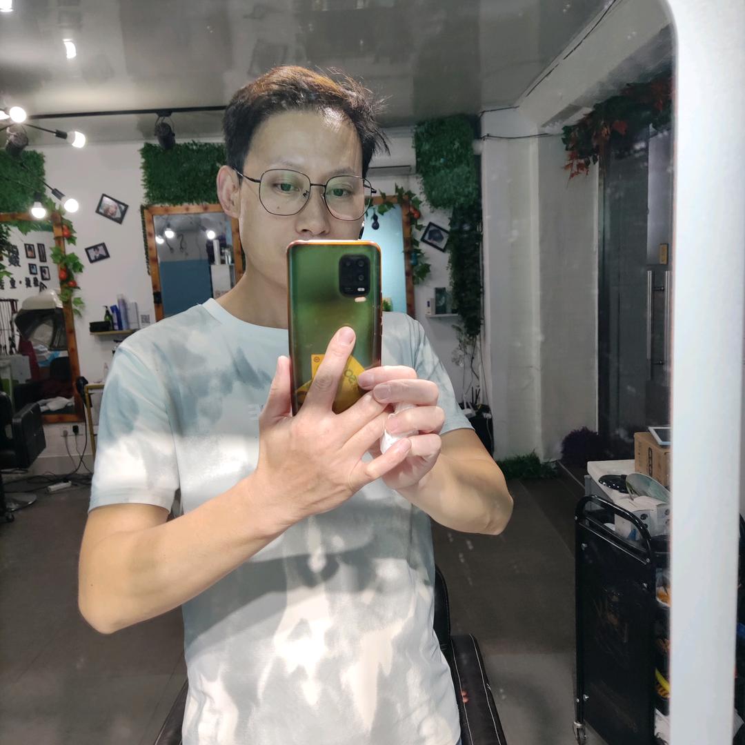 穿越艺剪美发