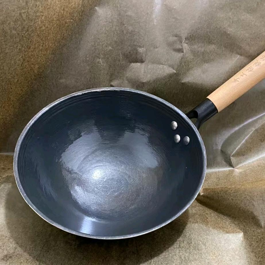 老谭家的生铁锅