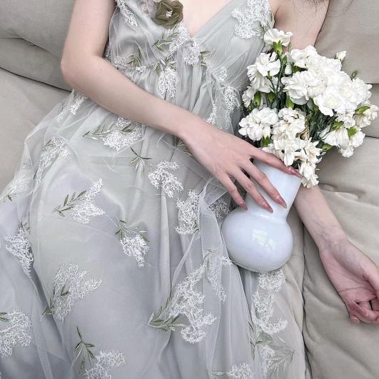 小美爱吃香菜(⁎⁍̴̛ᴗ⁍̴̛⁎)