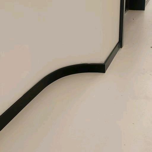 南京铝合金实木踢脚线师傅