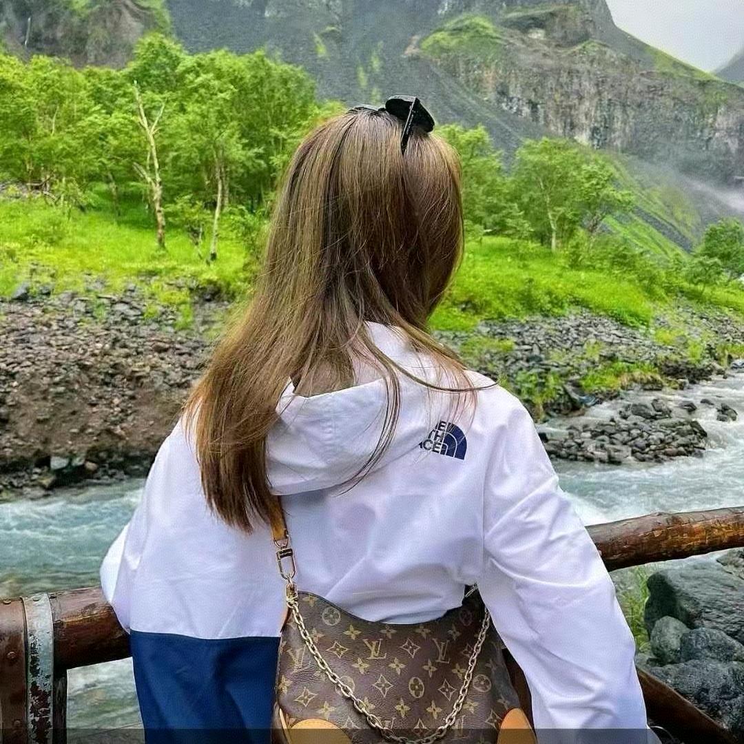 Ⱄⱄᐝ: "𓆡𓆝𓆟。。