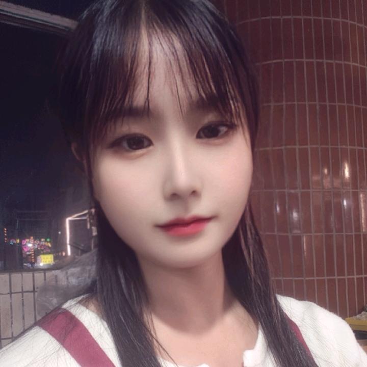 娜娜在努力(螺蛳粉麻辣烫)