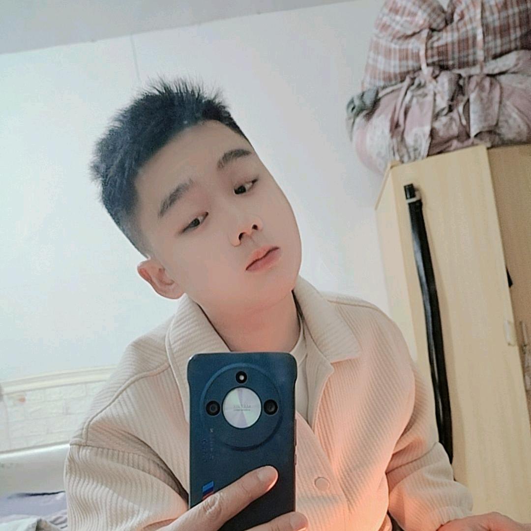 Aℳℱ໊ᮨ罗晓罗吖   （记录生活）