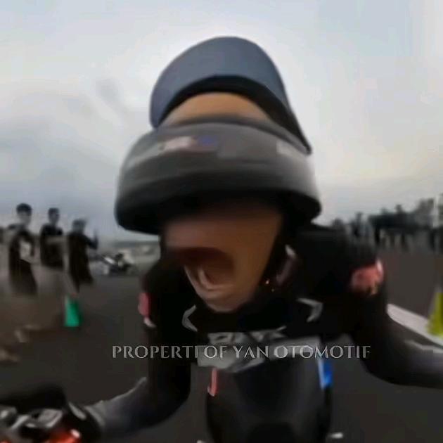 陈极思涵
