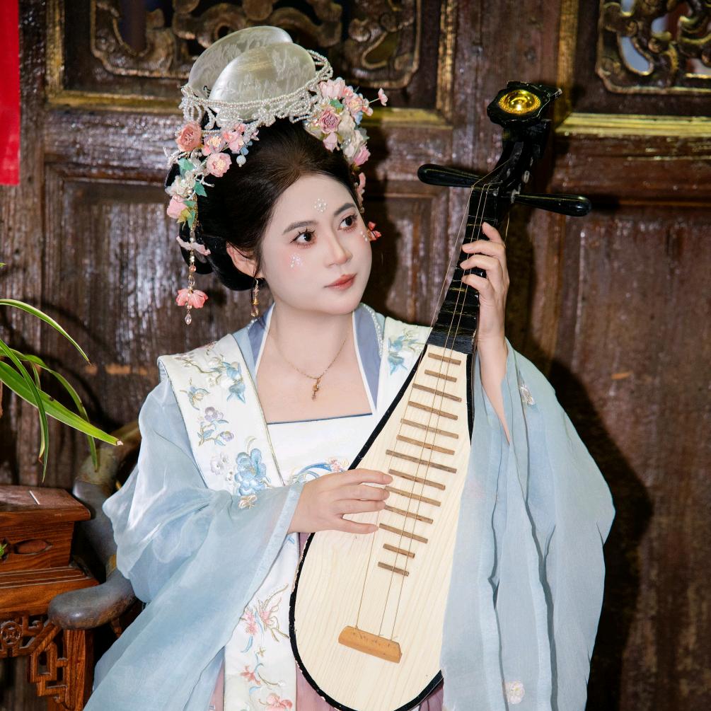 曾清清