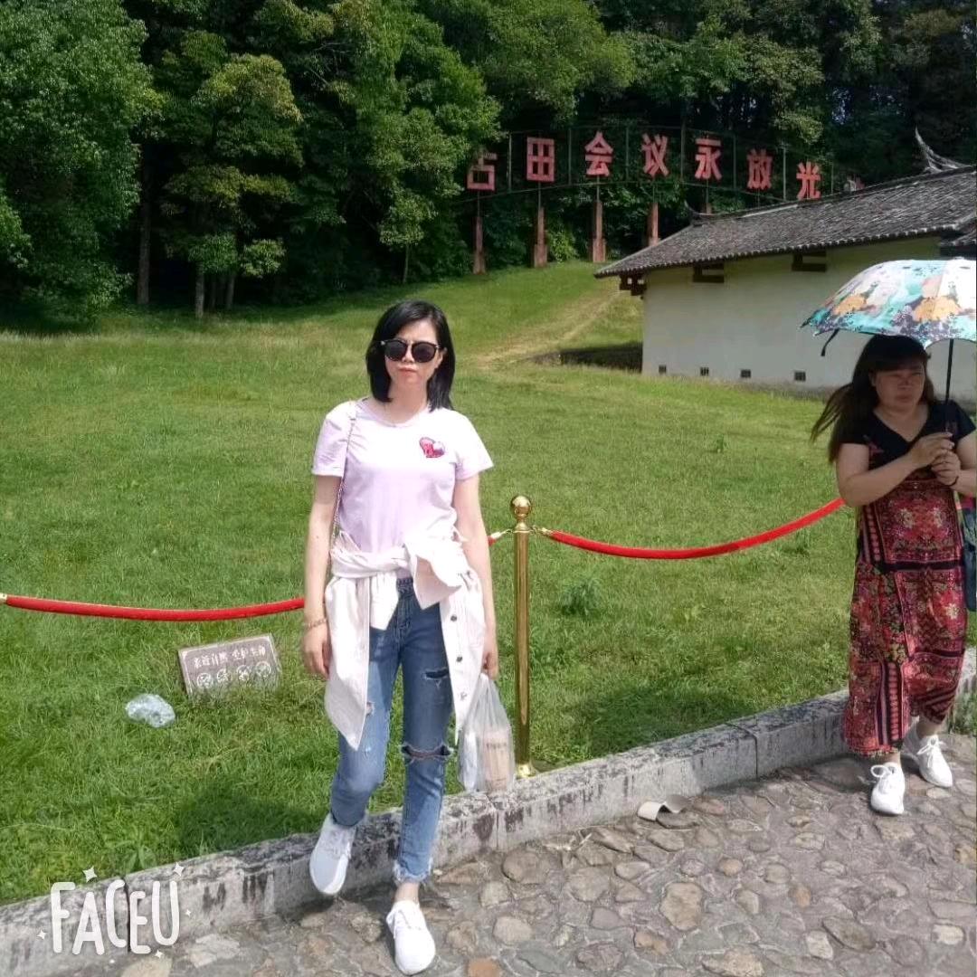 牵~猪逛街
