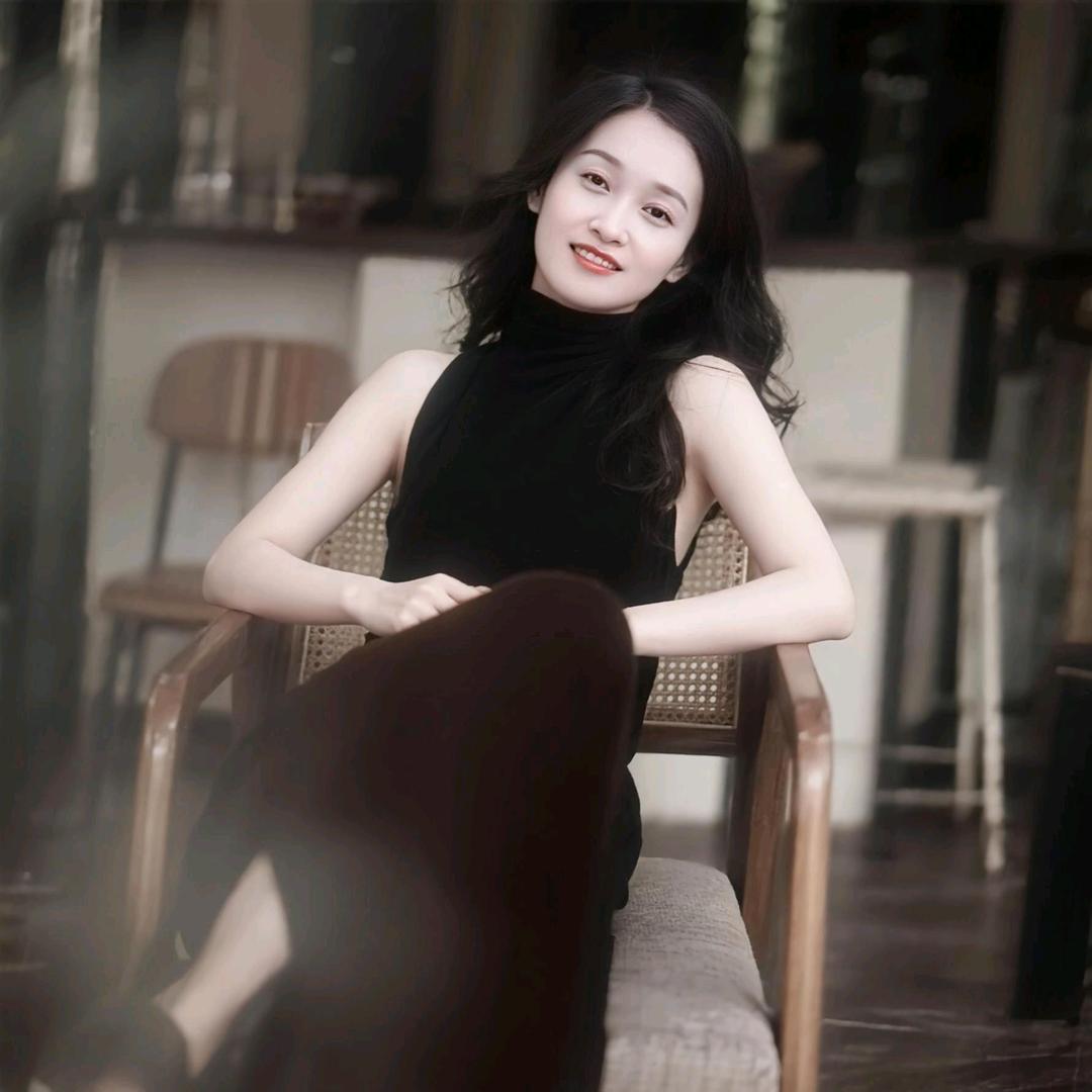 是小燕子吖