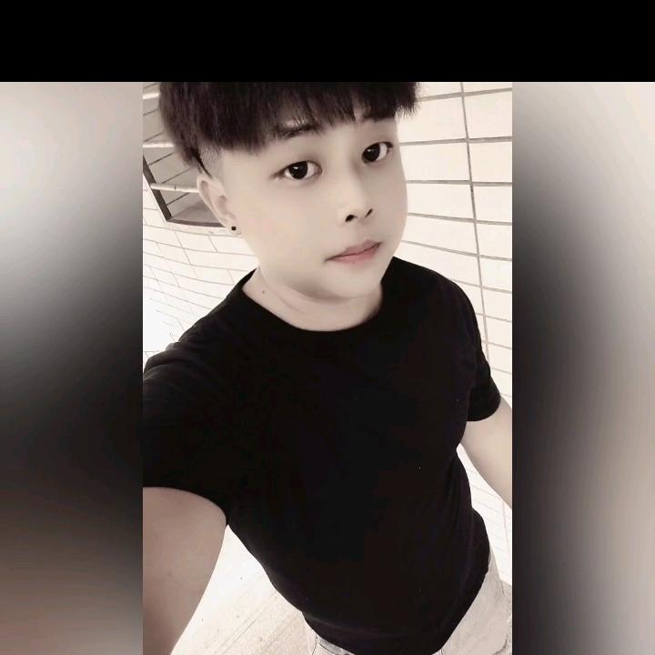 90后。的小哥。