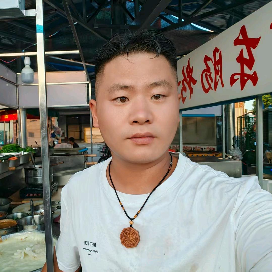 90后夫妻摆摊记