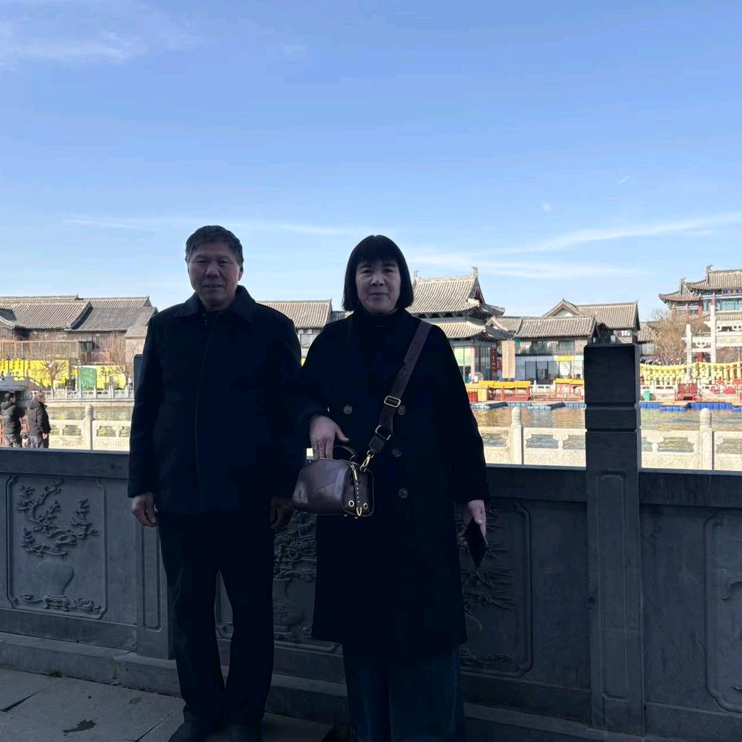 六个苹果圆又圆