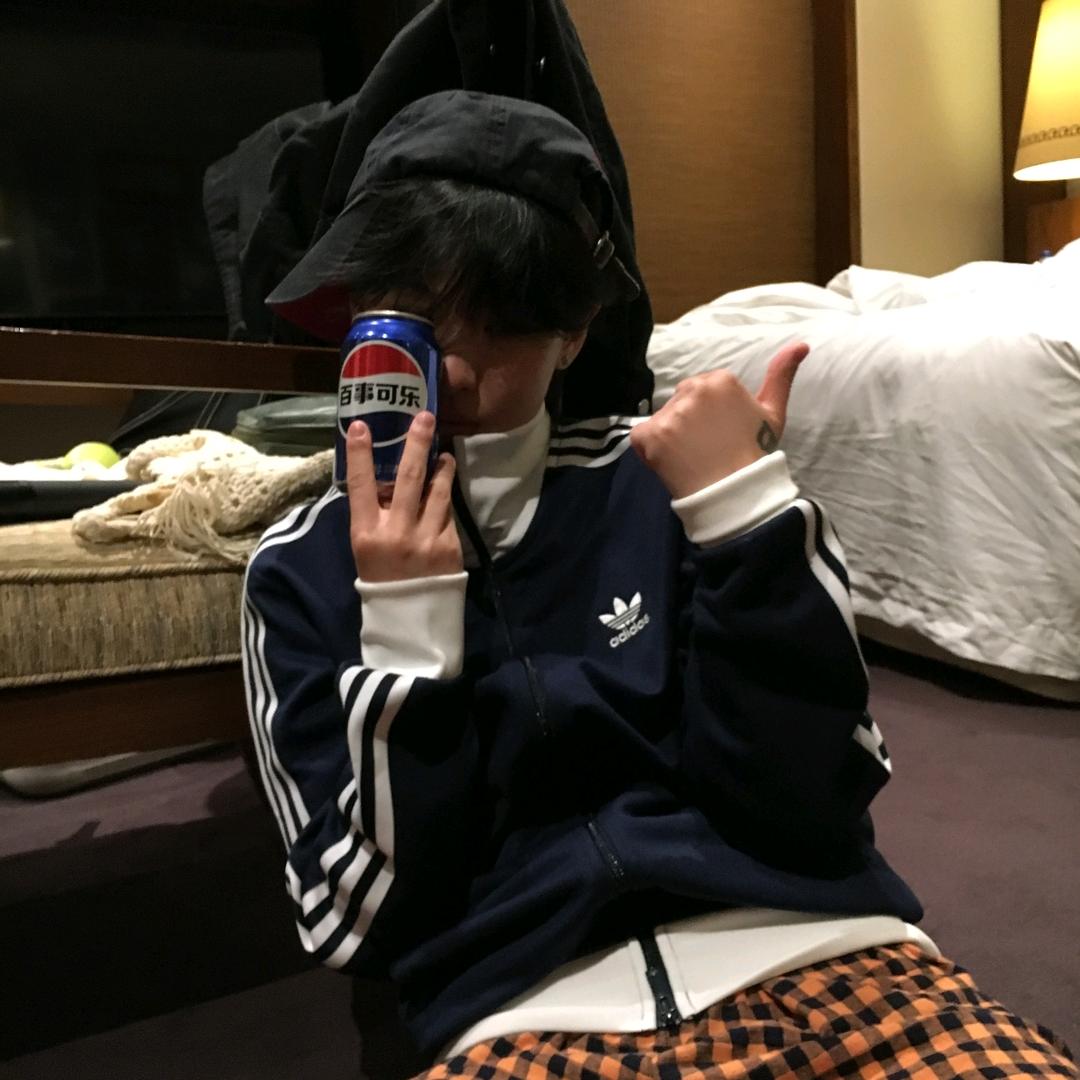 零落屿y
