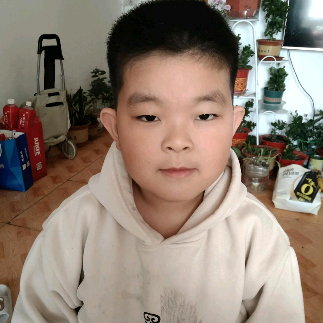 凤凤姐姐爱种花😄