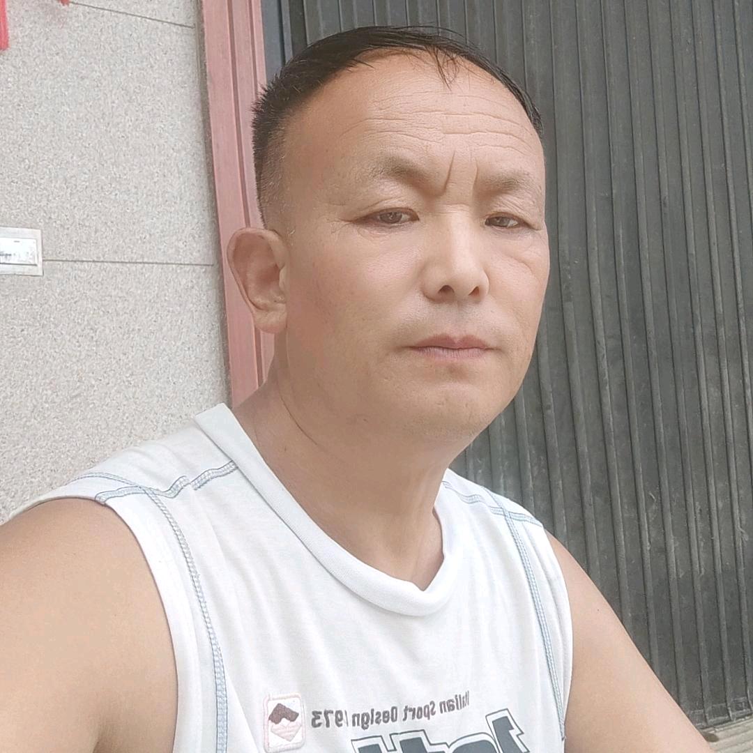 阳光下的雪