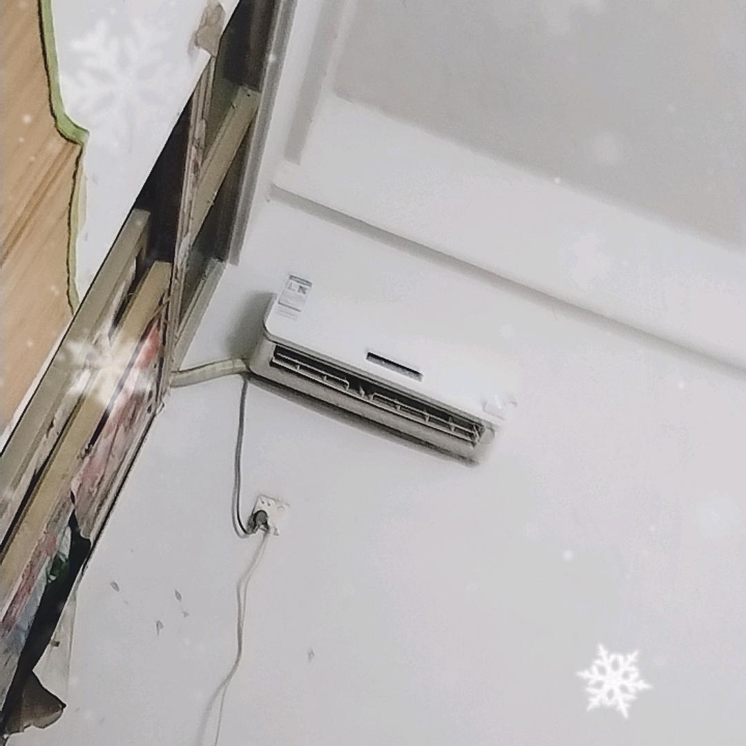雄鹰展翅