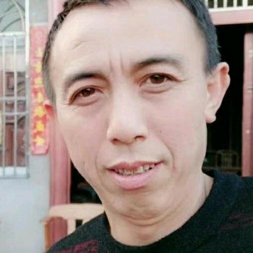 开心男人，卖水果，菜