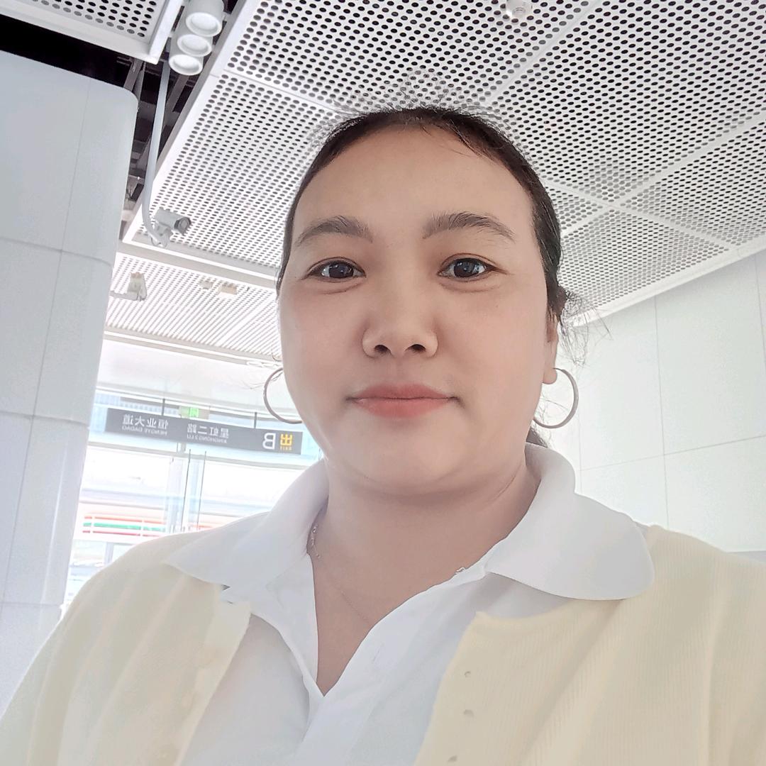 我叫小吕，不定时开直播