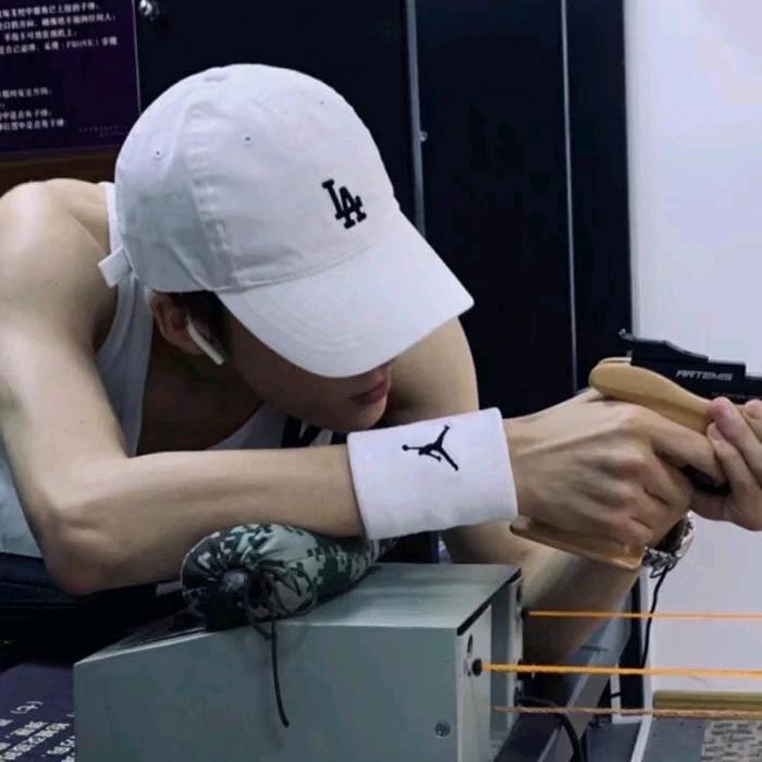 鲨鱼不吃辣椒🦈