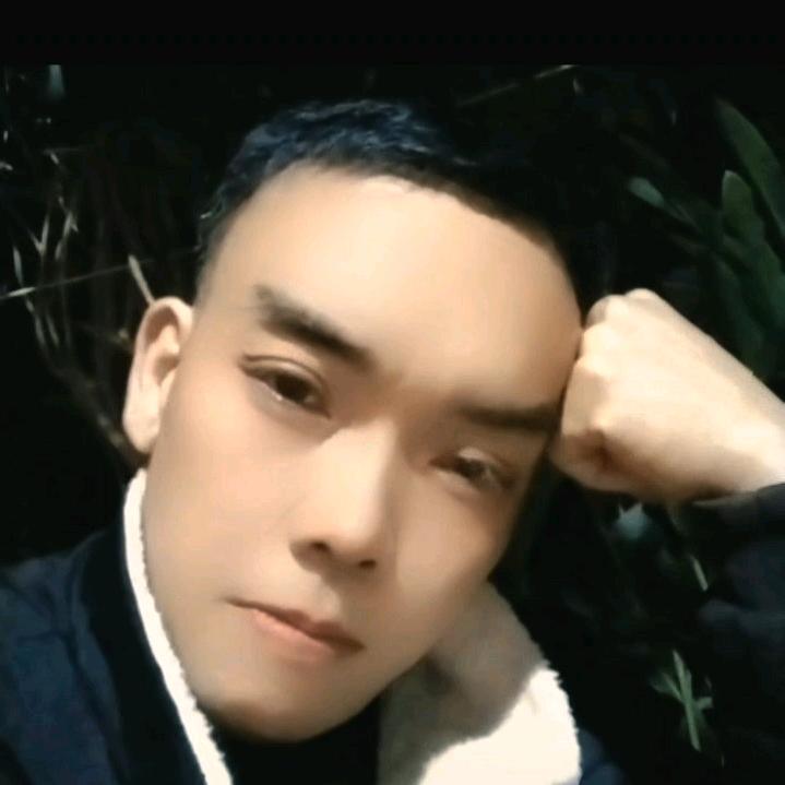 出了家，忘了她。