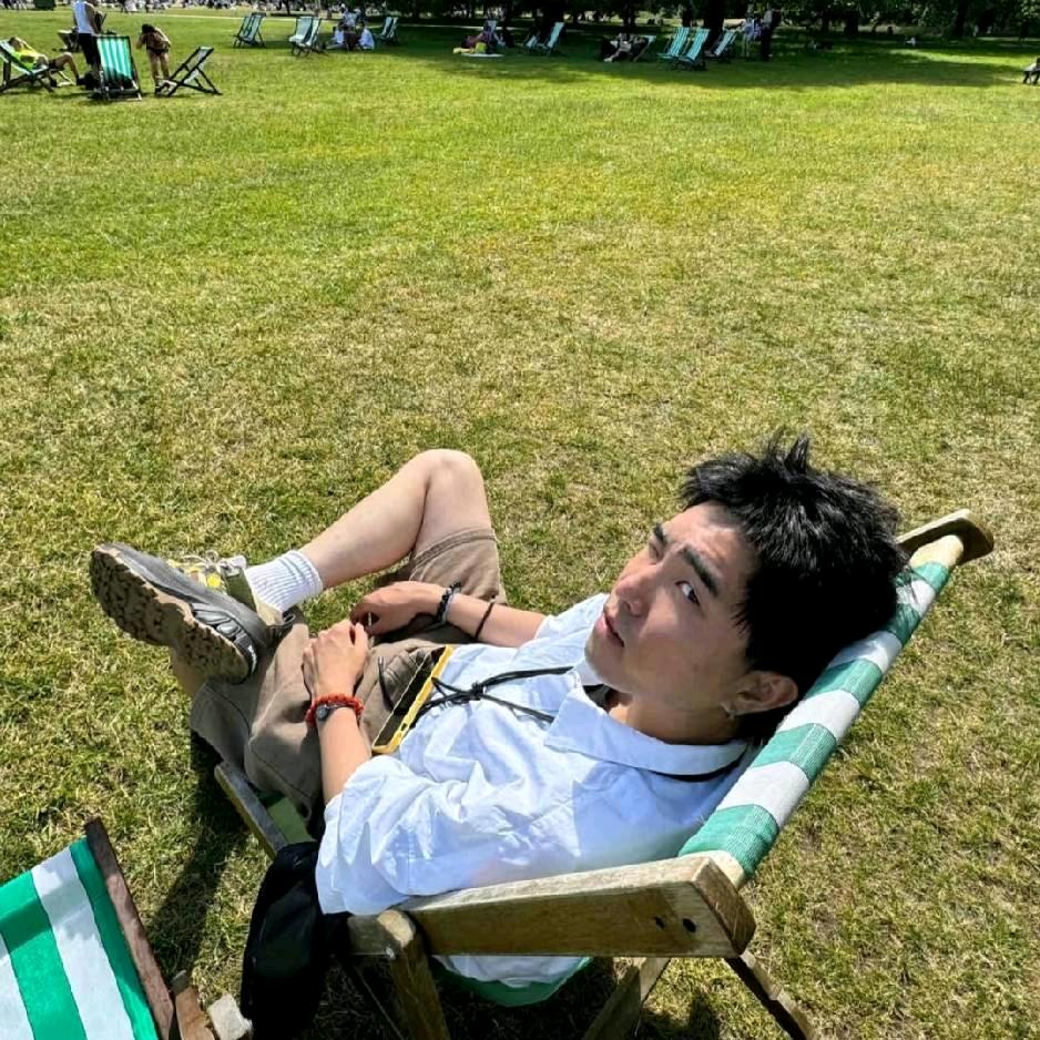 陈晨尘.