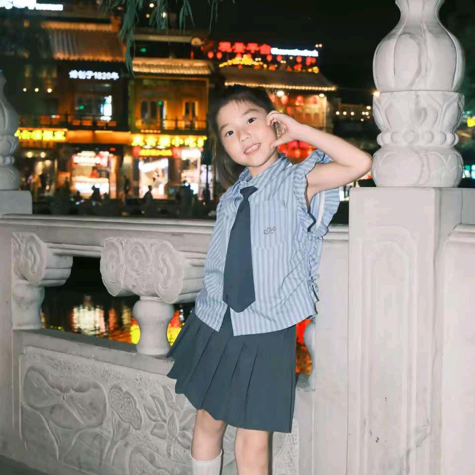 可爱又漂亮的小女孩