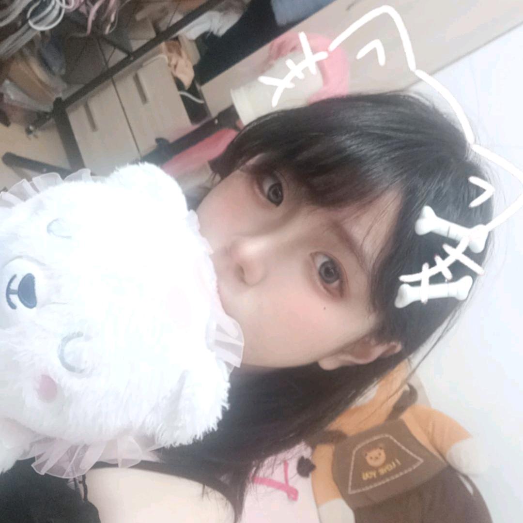 让我谈个阴暗冷漠男吧