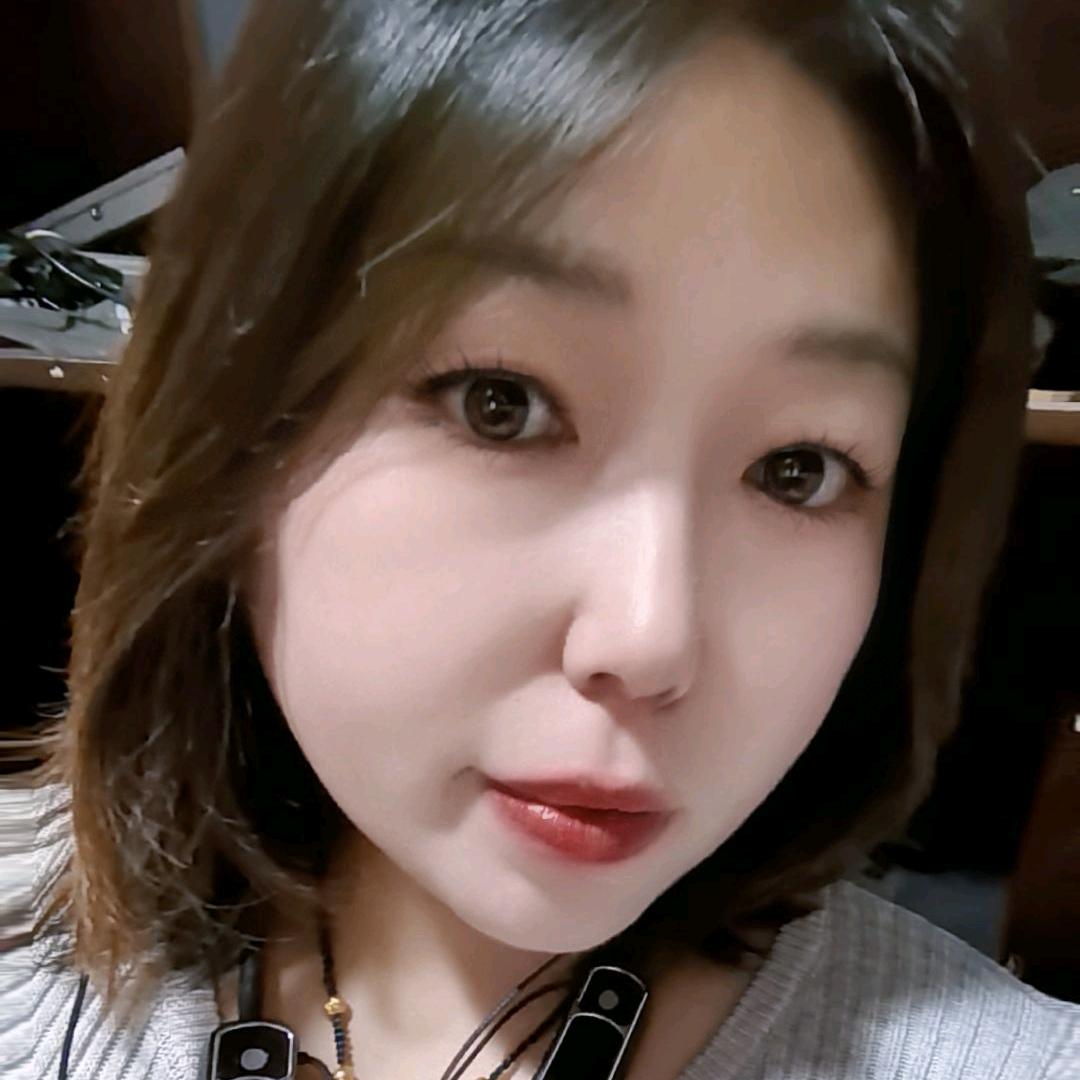 楼兰姑娘。