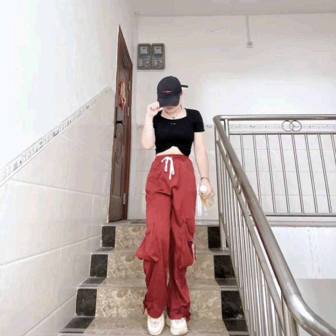 姣姣爱跳舞