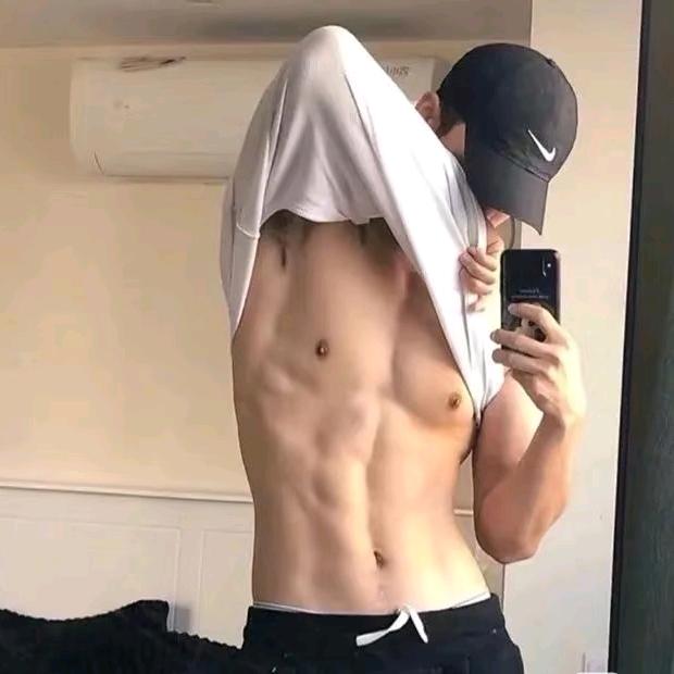 ：٨ـﮩﮩ٨ـ亲嘴💋