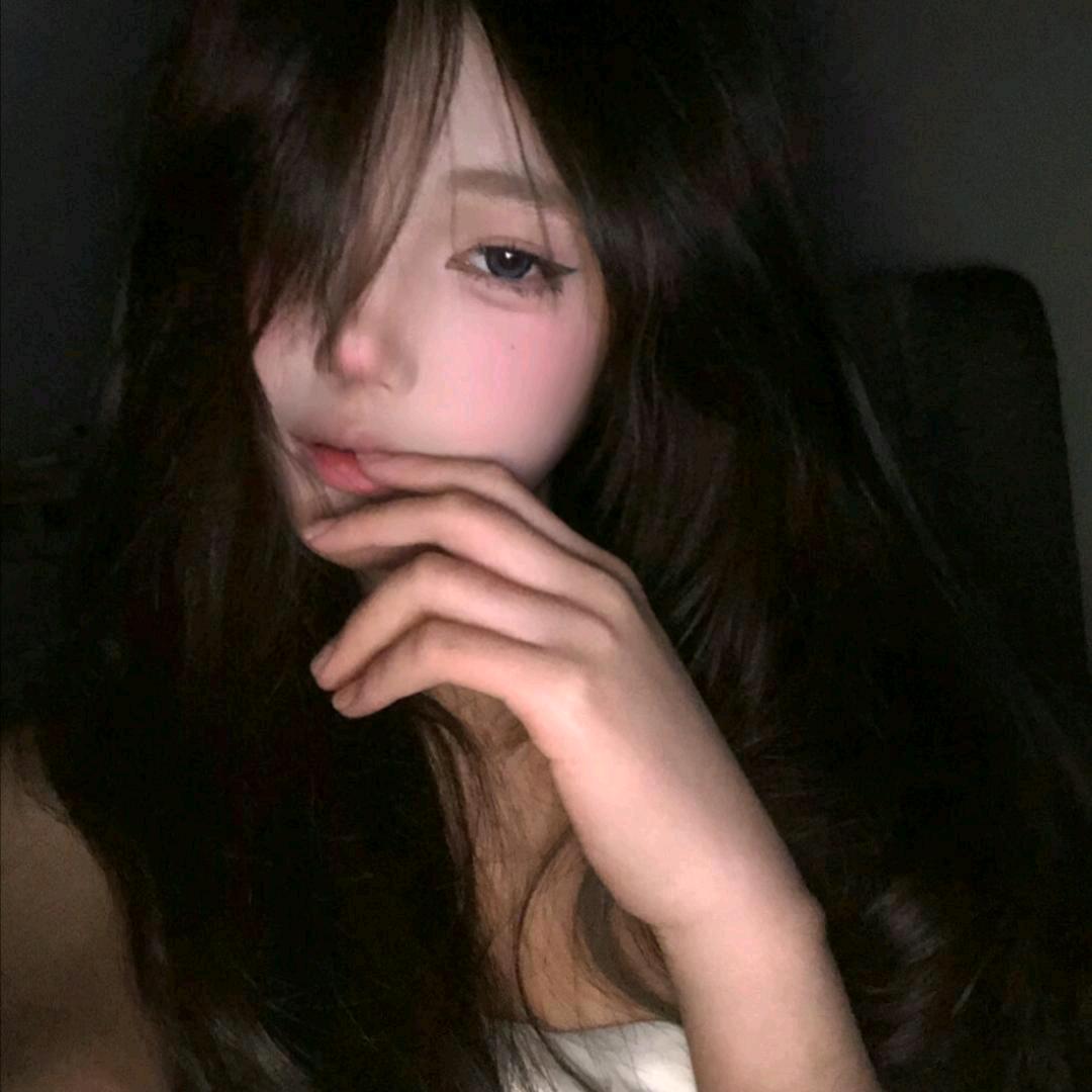 栀见秋.