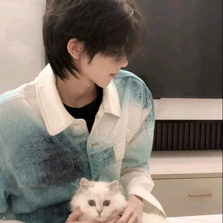 ฅ听雪᳐宝宝᳐੭ﾞ