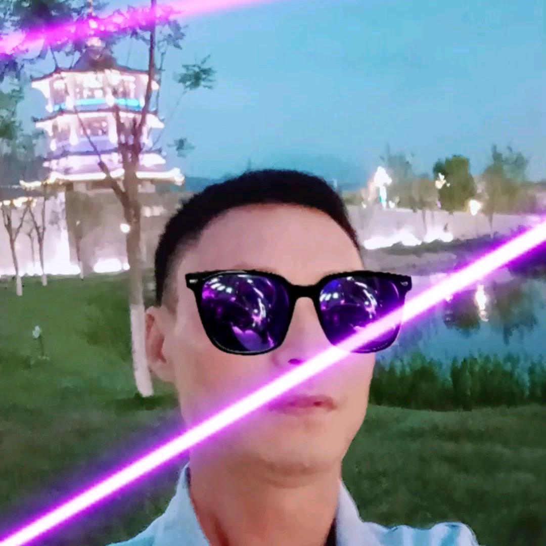 我爱我喜欢的人。