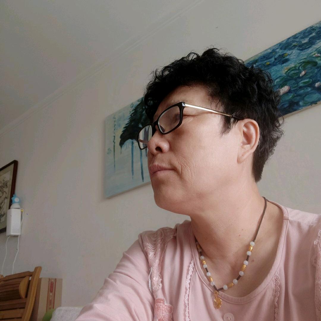 爱唱歌的奶奶