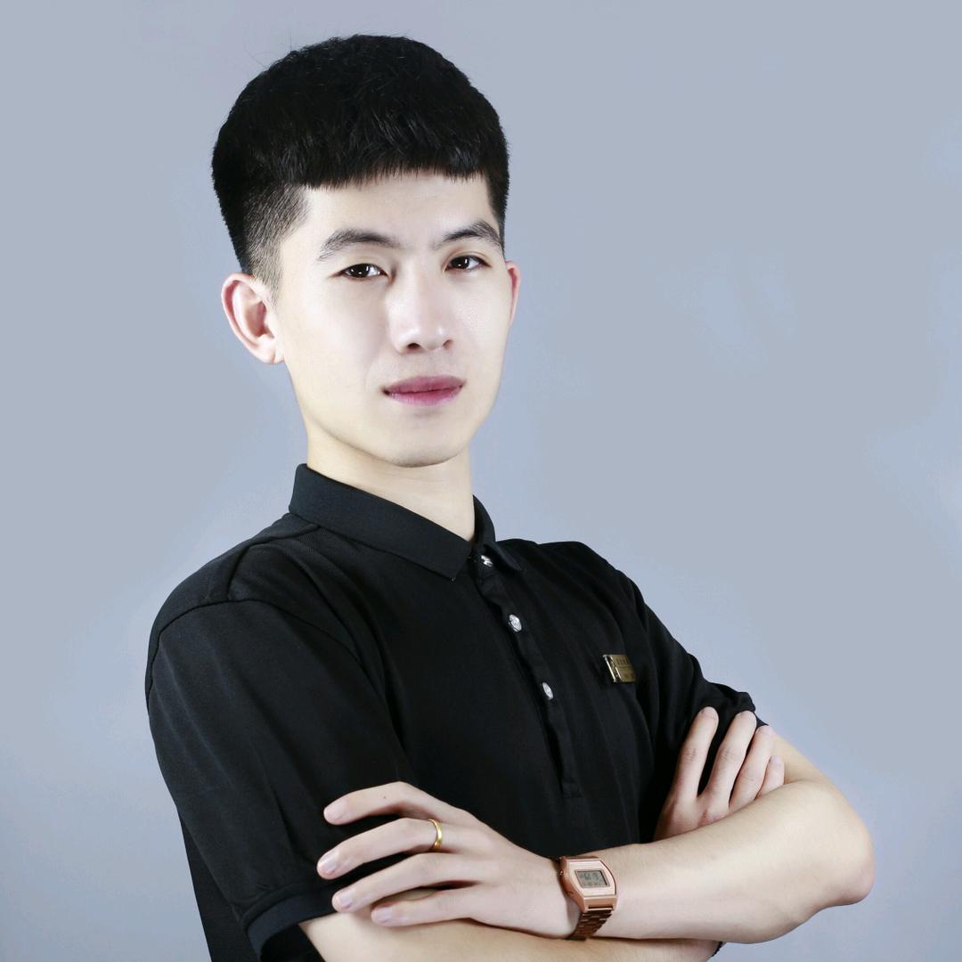 蓝积木游泳张教练