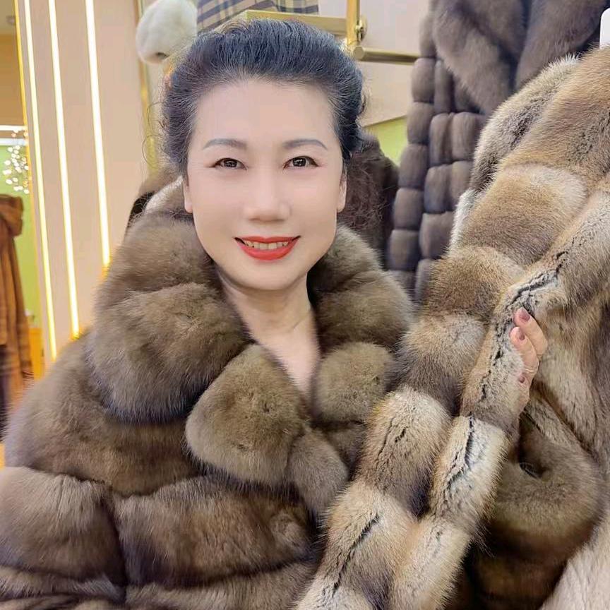 雪慕萱高端皮草