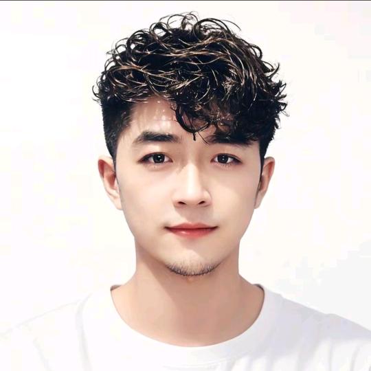 轻舟已过万重山。