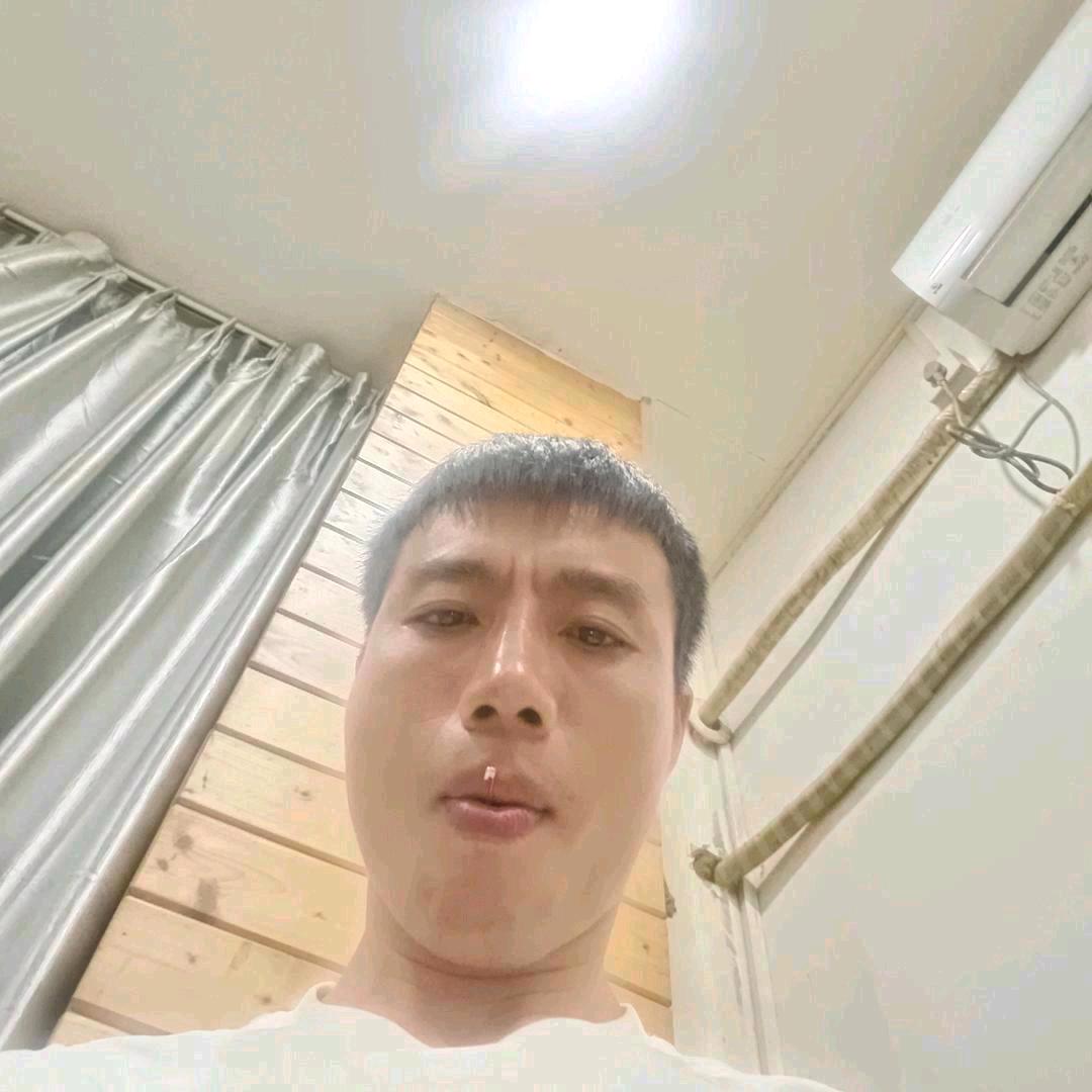 爱情必