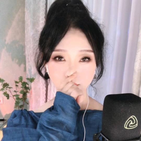 大笑🎙