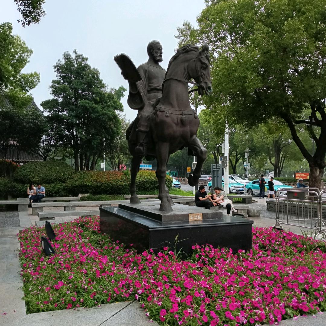 情缘三世守，换来花开花落