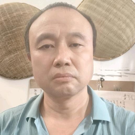 老头爱唱歌