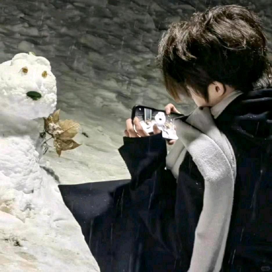 A2               ༽