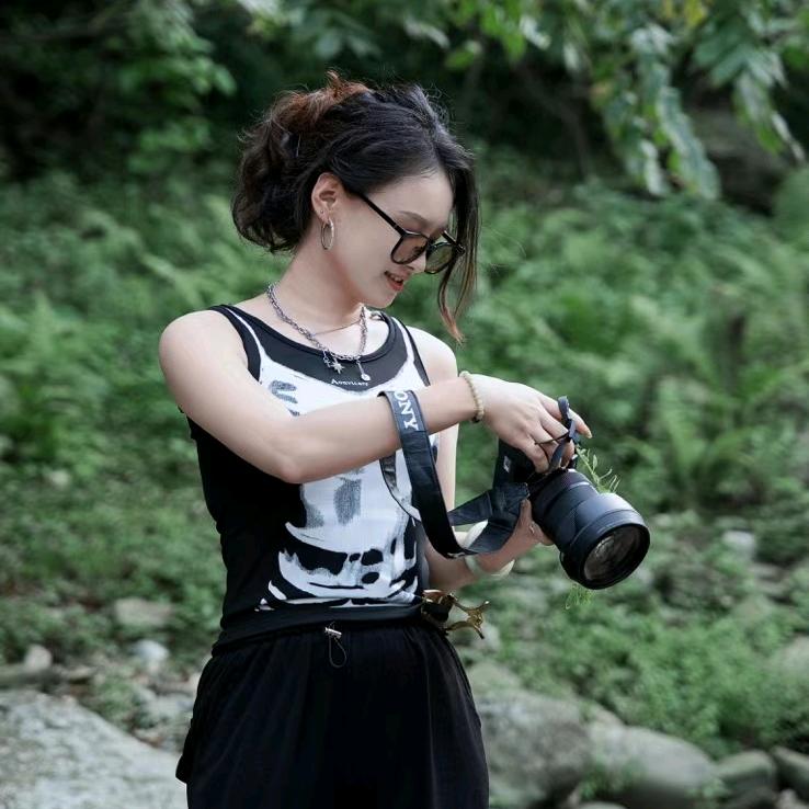 小亦在拍照📷