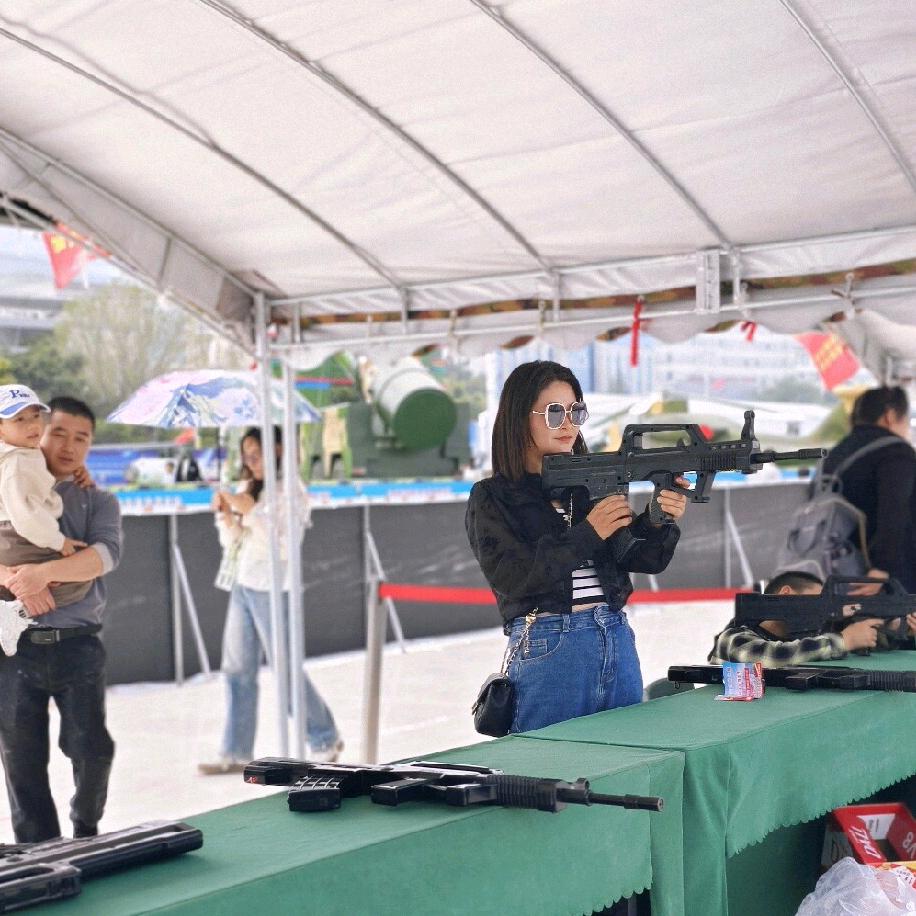 装修顾问杨美丽