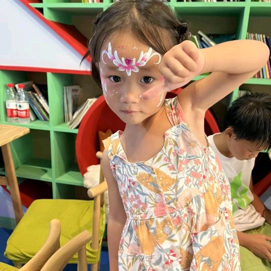 艺眬艺萱的奶奶