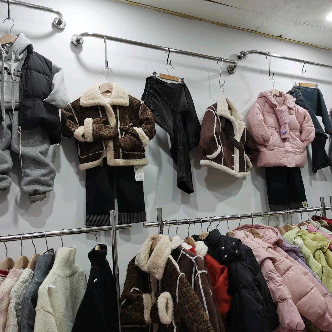 全州小鱼童装店